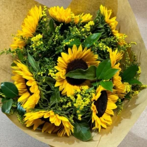 Floristería con envío de flores en Madrid 3 Ramo de girasoles y solidago