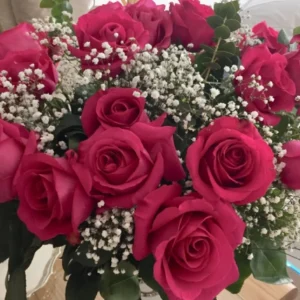 Floristería con envío de flores en Madrid 5 Ramo de rosas fucsias